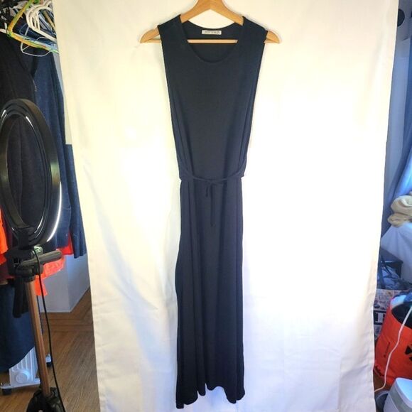 Louise Kennedy Elegant Black Sleeveless Wrap-Around Dress - Picture 2 of 14